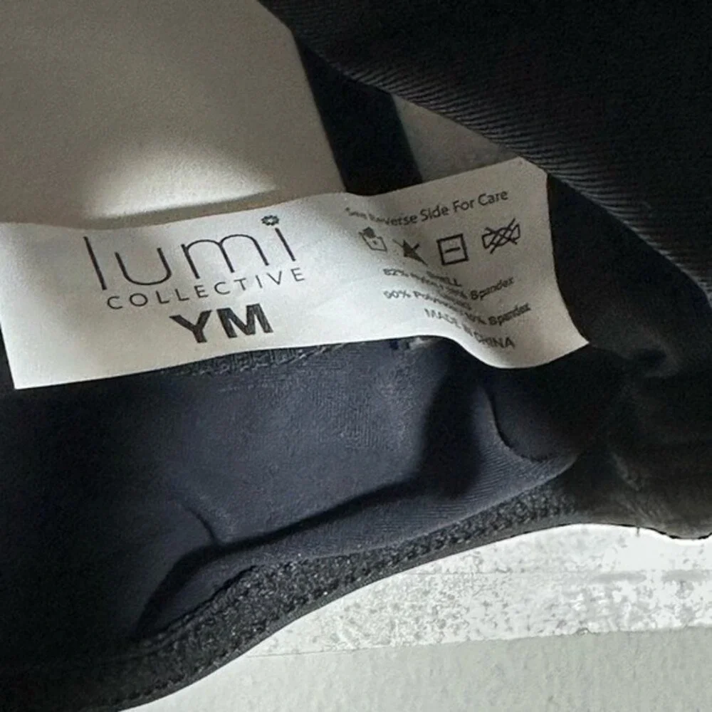 Lumi Collective Black Strappy Cut Out Dance Crop Top YM Youth Medium NWT